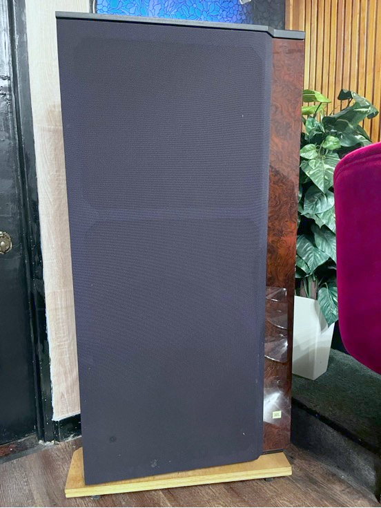 長房カフェ 店内のスピーカー JBL S3100